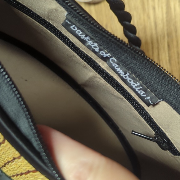 2/$15 Baskets of Cambodia striped purse - Picture 7 of 9